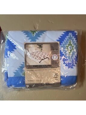 BIBB Blue White Green Geometric  Tonto Apache Blanket
